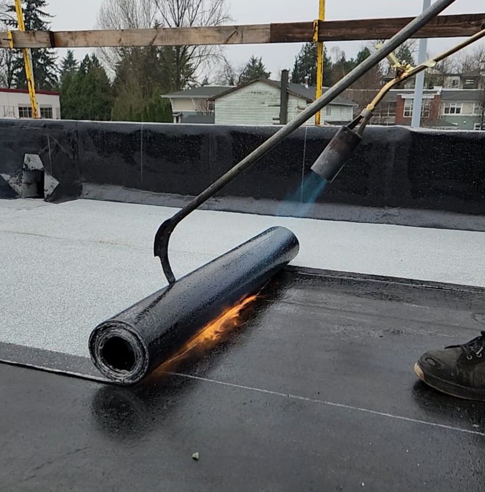 What a Flat Roof Replacement Costs in Arleta — What to Expect