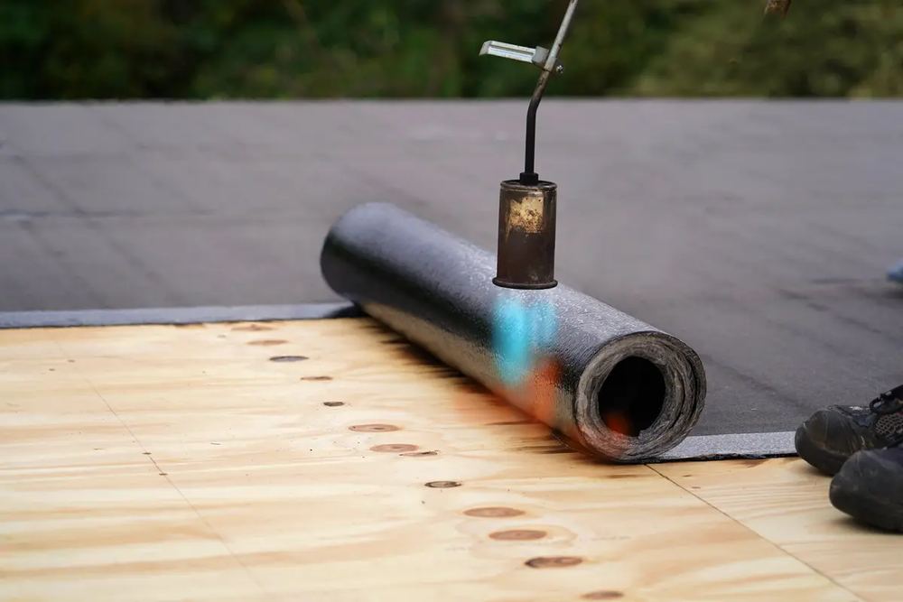 What a Flat Roof Replacement Costs in LA — Contractor Perspective